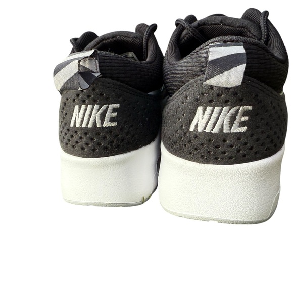 Nike Wmns Air Max Black & White siza 7.5 - Picture 8 of 8